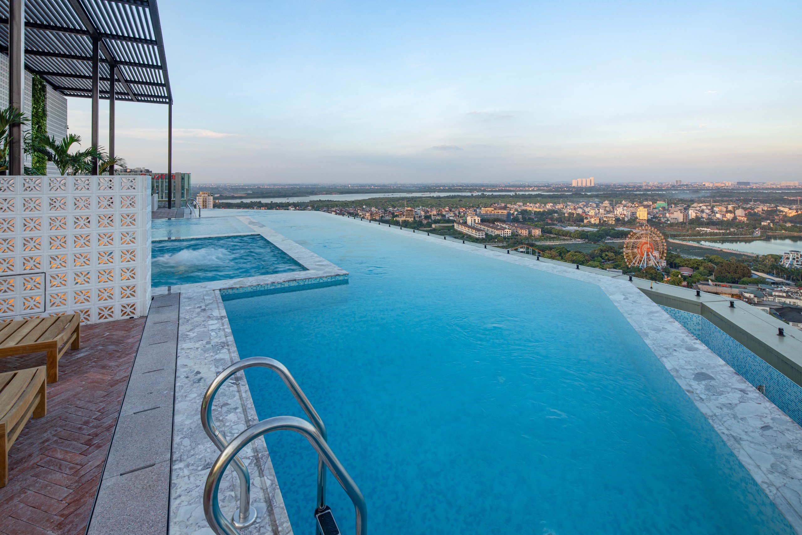 4-1 호텔 인피니티풀.jpg